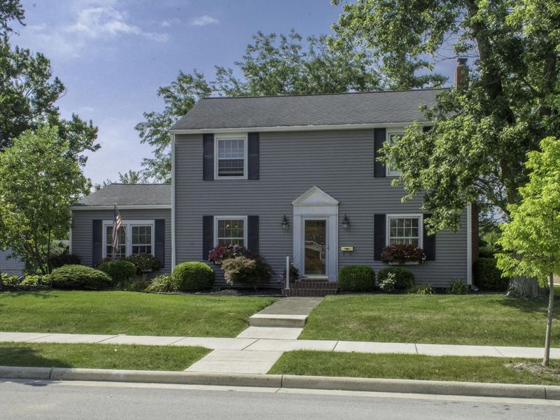 811 W Benton Street, Wapakoneta, OH 45895 Photo 4