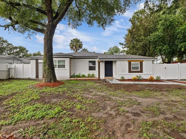 8730 N CALDER PLACE , TAMPA, FL 33604