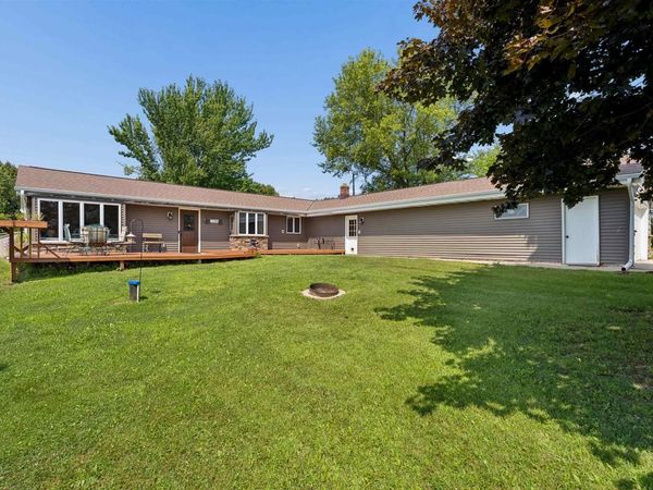 W8269 GRANDVIEW ROAD, Hortonville, WI 54944