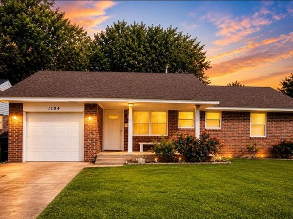1104 N Gale Avenue, Moore, OK 73160