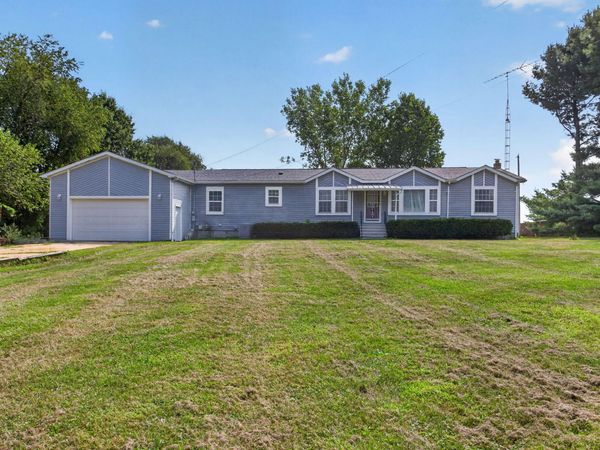8991 N Meridian Road, Pleasant Lake, MI 49272