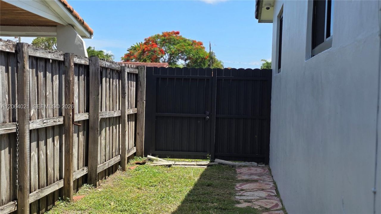 Please Call For Address, Miami, FL 33165 Photo