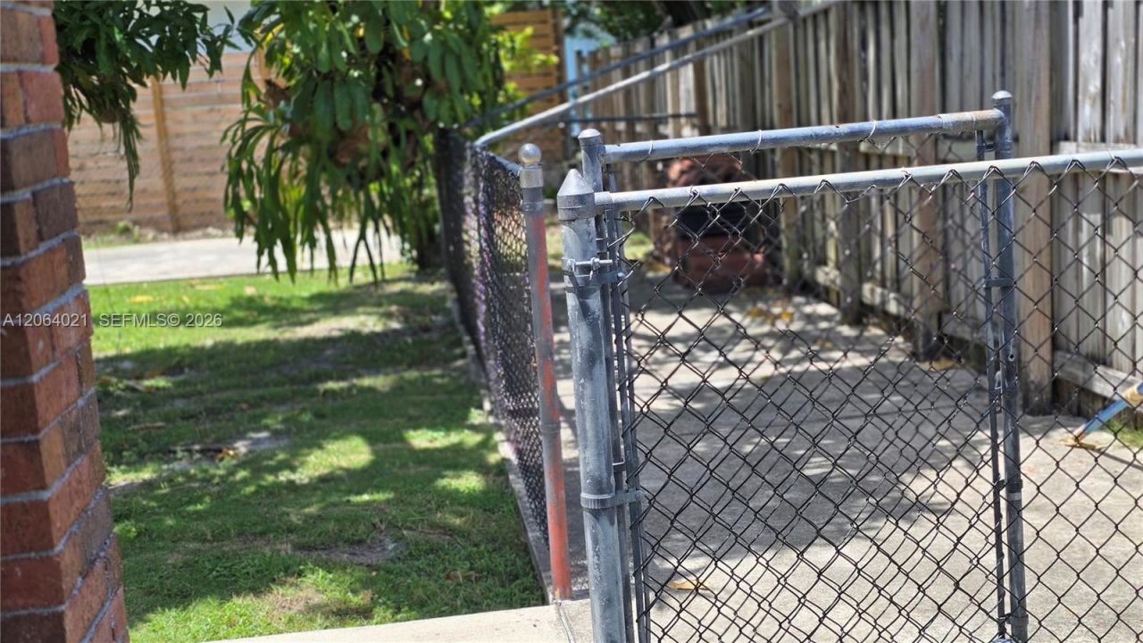 Please Call For Address, Miami, FL 33165 Photo