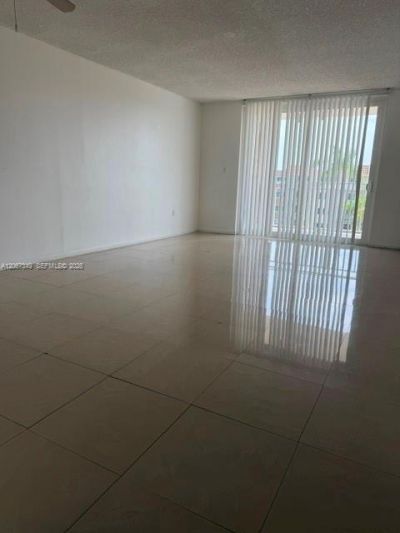 6960 Miami Gardens Dr , Unit 2-521, Hialeah, FL 33015 Photo