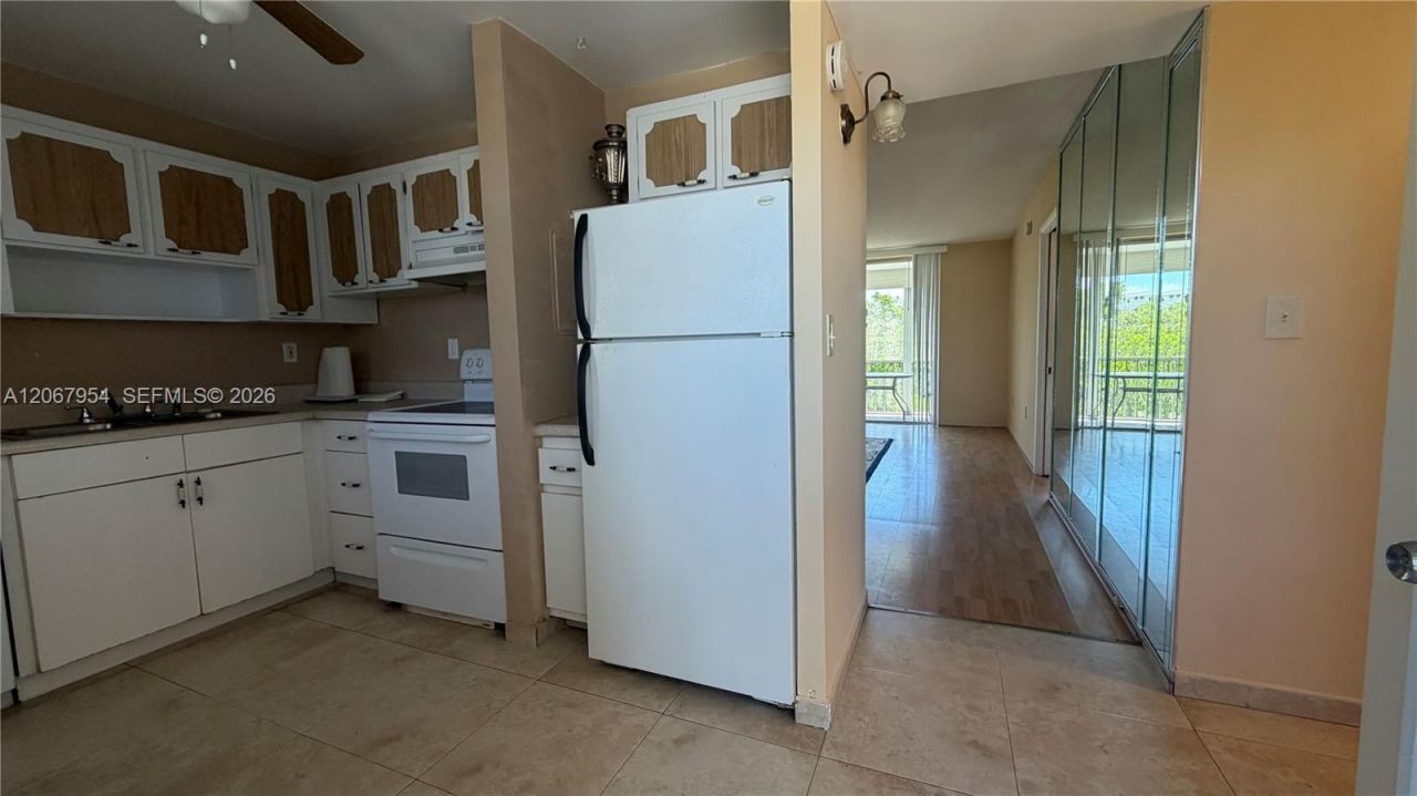 2930 Point East Dr, Unit E312, Aventura, FL 33160 Photo