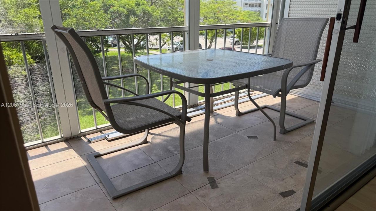 2930 Point East Dr, Unit E312, Aventura, FL 33160 Photo