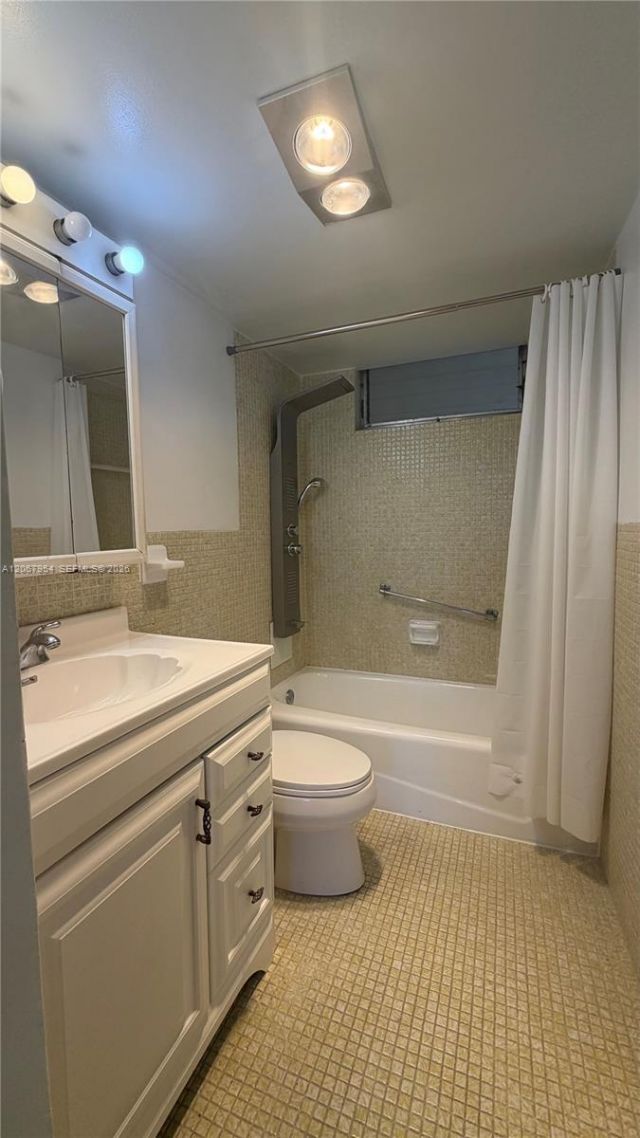 2930 Point East Dr, Unit E312, Aventura, FL 33160 Photo
