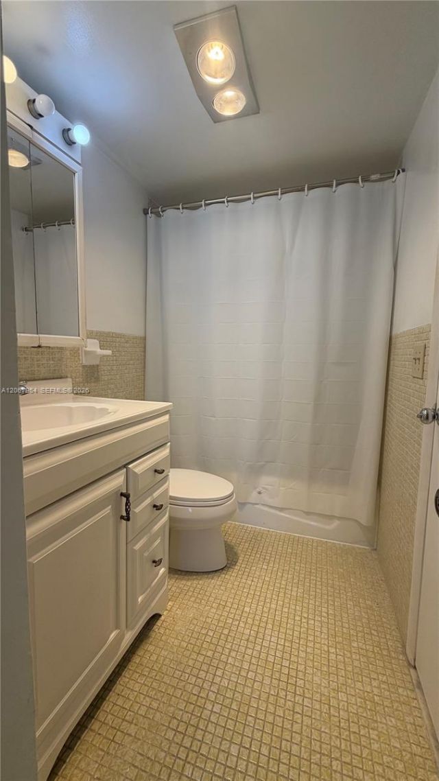 2930 Point East Dr, Unit E312, Aventura, FL 33160 Photo