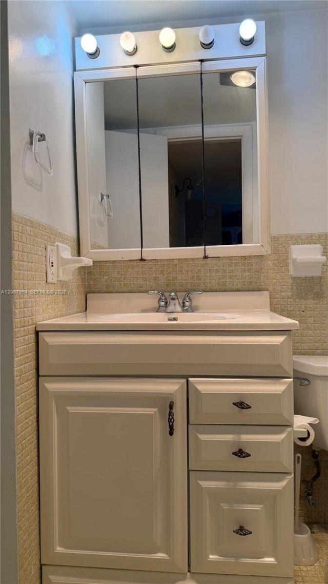 2930 Point East Dr, Unit E312, Aventura, FL 33160 Photo