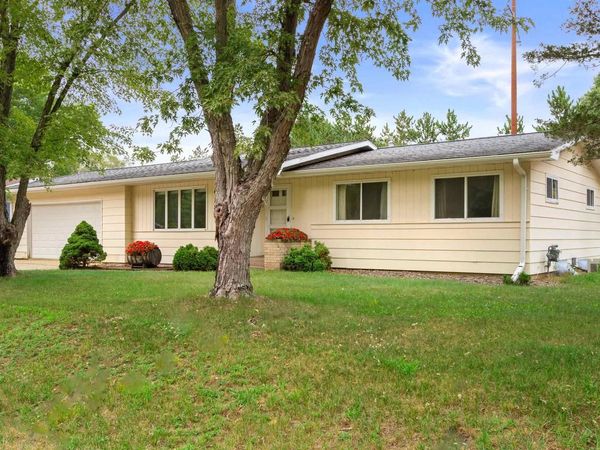 216 W PRAIRIE STREET, Wautoma, WI 54982