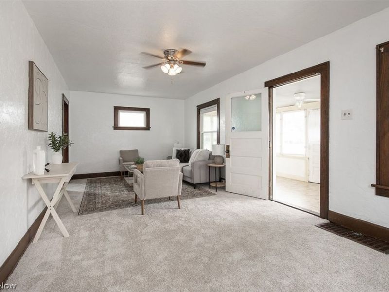 930 E 250th Street , Euclid, OH 44132 Photo 5
