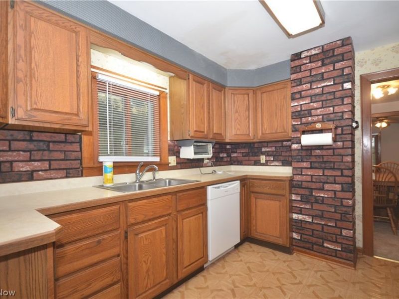 1742 Shaw Avenue , Akron, OH 44305 Photo 11