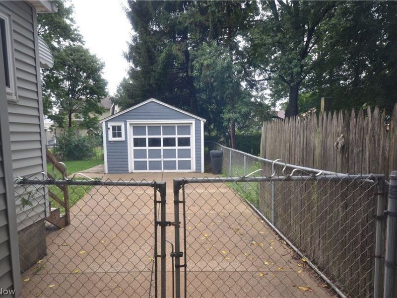 1742 Shaw Avenue , Akron, OH 44305 Photo 2