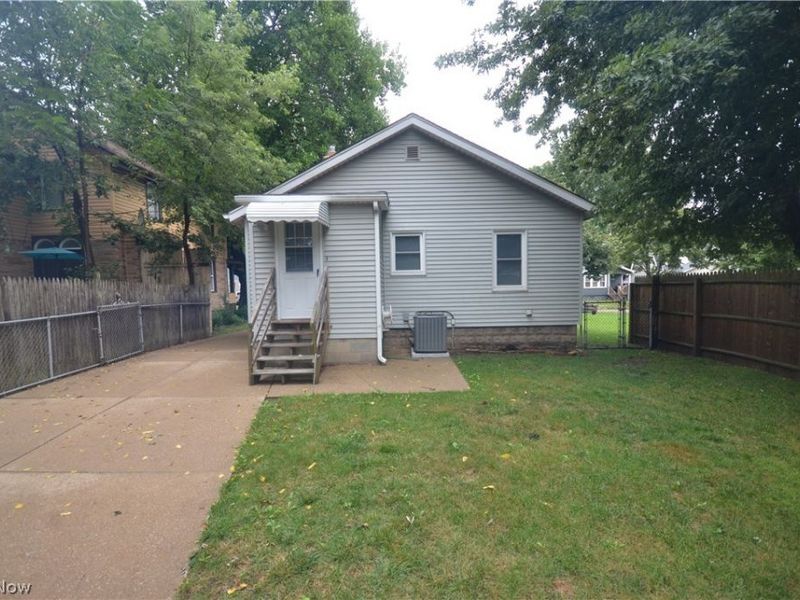 1742 Shaw Avenue , Akron, OH 44305 Photo 4