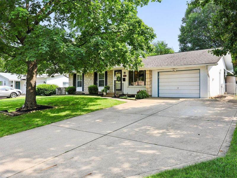 1063 Havendale Drive, Columbus, OH 43220 Photo 3