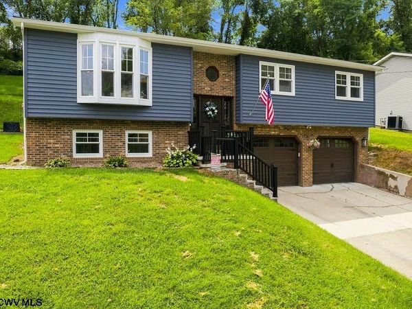 12 Coolview Lane, Bridgeport, WV 26330