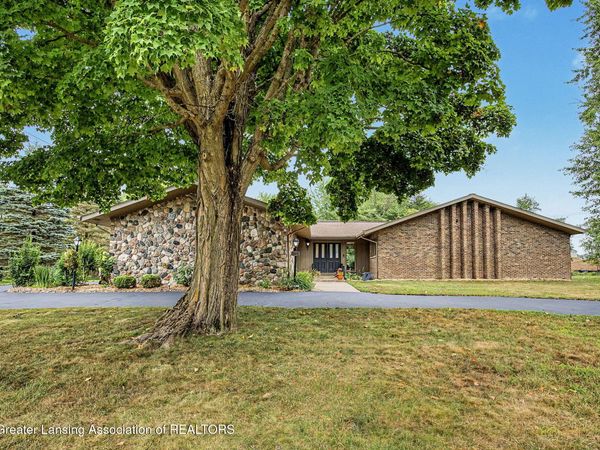 505 Raeburn Road, Eaton Rapids, MI 48827