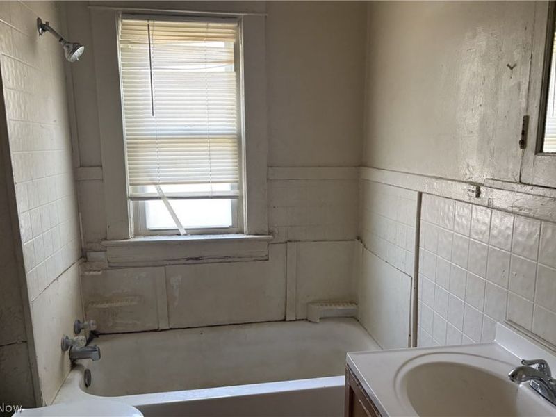 13401 Graham Road , East Cleveland, OH 44112 Photo 9