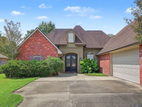 13860 Cobblestone Dr, Denham Springs, LA 70726