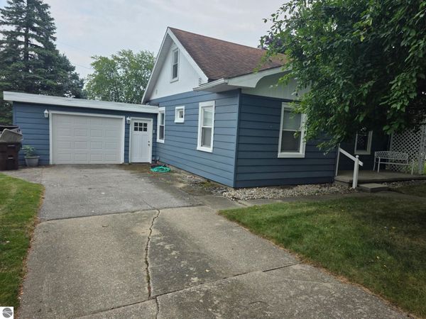 118 Davis Street, St Louis, MI 48880