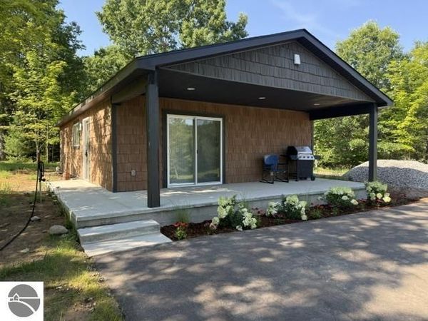 5933 Old Oak Trail SW, Fife Lake, MI 49633