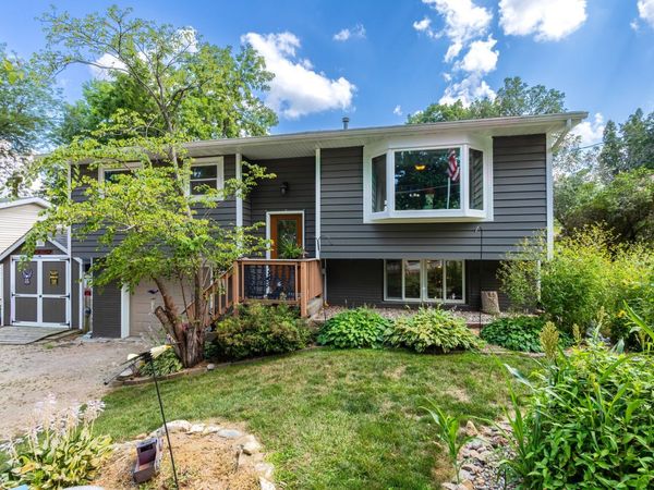 204 Chestnut Street, Le Claire, IA 52753