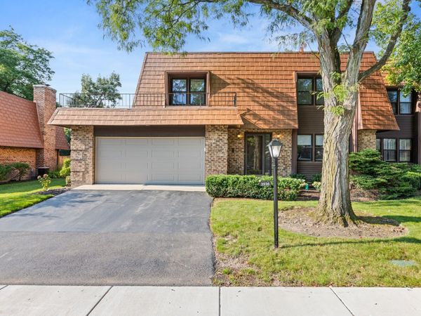 3936 Dundee Road , Northbrook, IL 60062