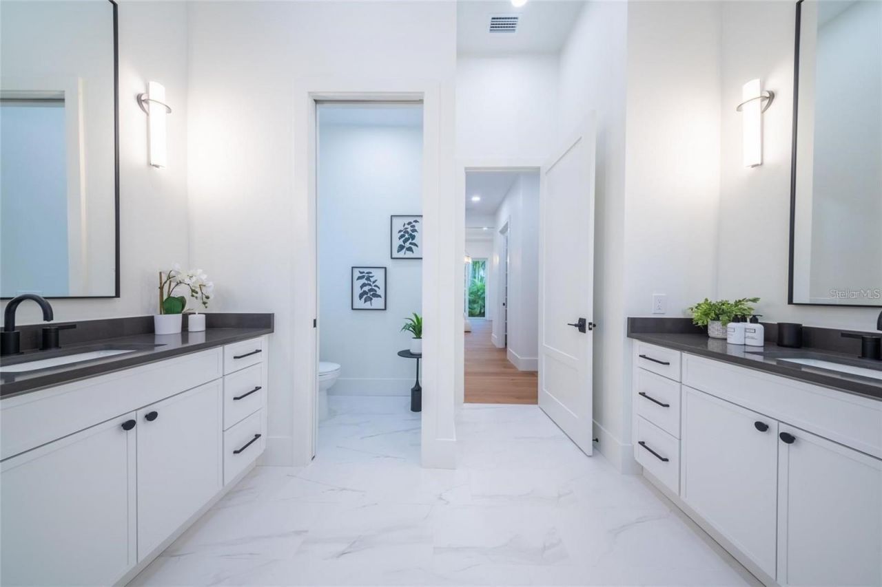 2420 Floyd Street, Sarasota, FL 34239 Photo