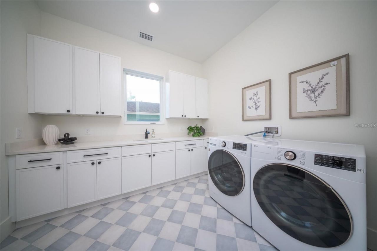 2420 Floyd Street, Sarasota, FL 34239 Photo