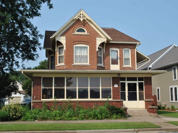 114 S River Park Drive, Guttenberg, IA 52052