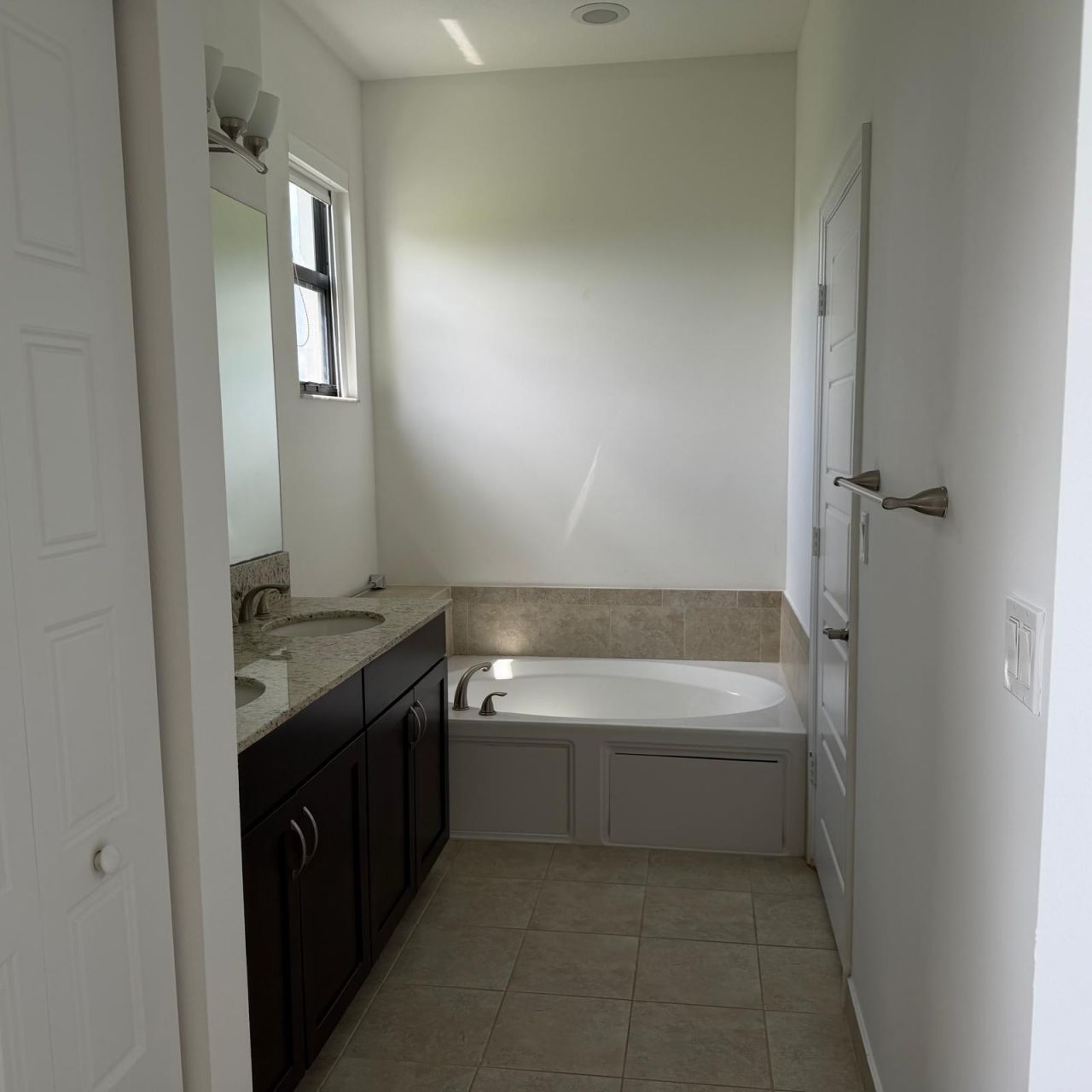 894 NE 191st Street, Miami, FL 33179 Photo
