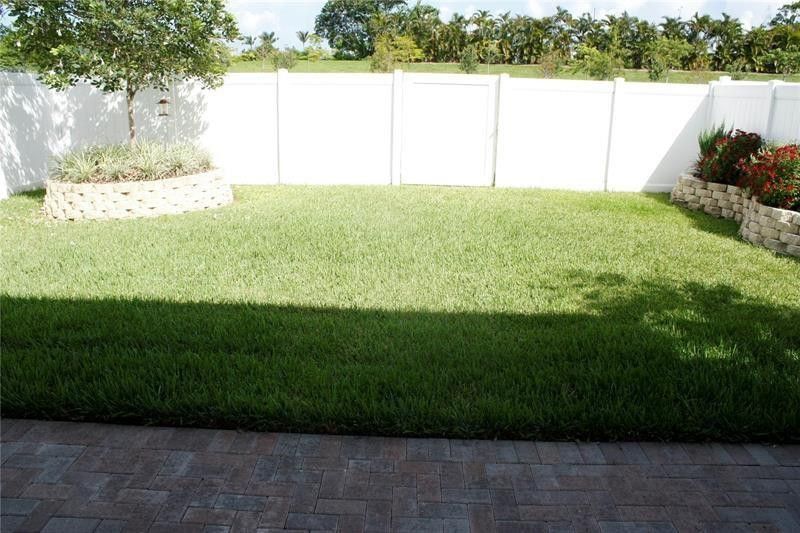 894 NE 191st Street, Miami, FL 33179 Photo