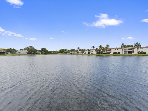 900 COLONY POINT Circle, Unit 511, Pembroke Pines, FL 33026