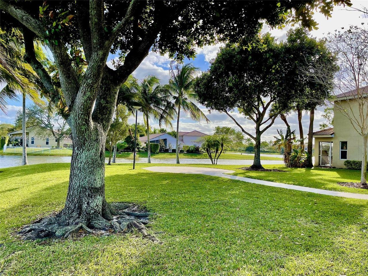 12171 SW 4th St, Pembroke Pines, FL 33025 Photo