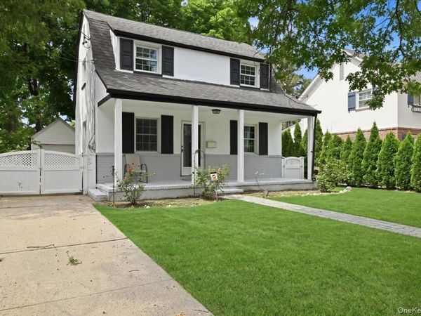 415 Leonard Boulevard , New Hyde Park, NY 11040