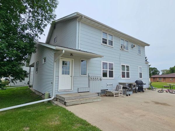 104 5th Avenue S, Wahpeton, ND 58075