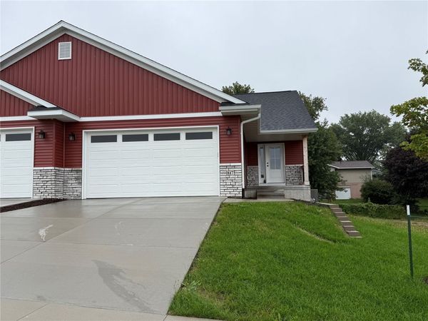 817 Prairie View Drive, West Branch, IA 52358