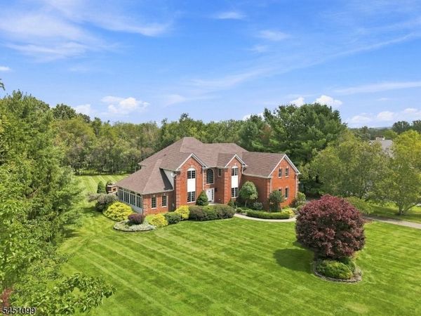 22 Ascot Dr, Washington, NJ 07853