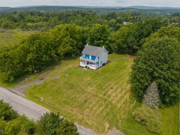 68 Fenwick Rd, Frankford, NJ 07822