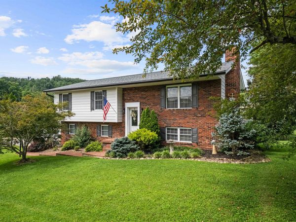 24 Michael Street, Scott Depot, WV 25560