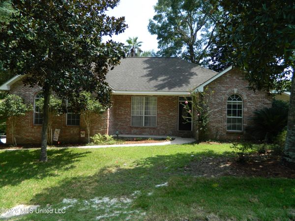 544 Hoaka Lane, Diamondhead, MS 39525