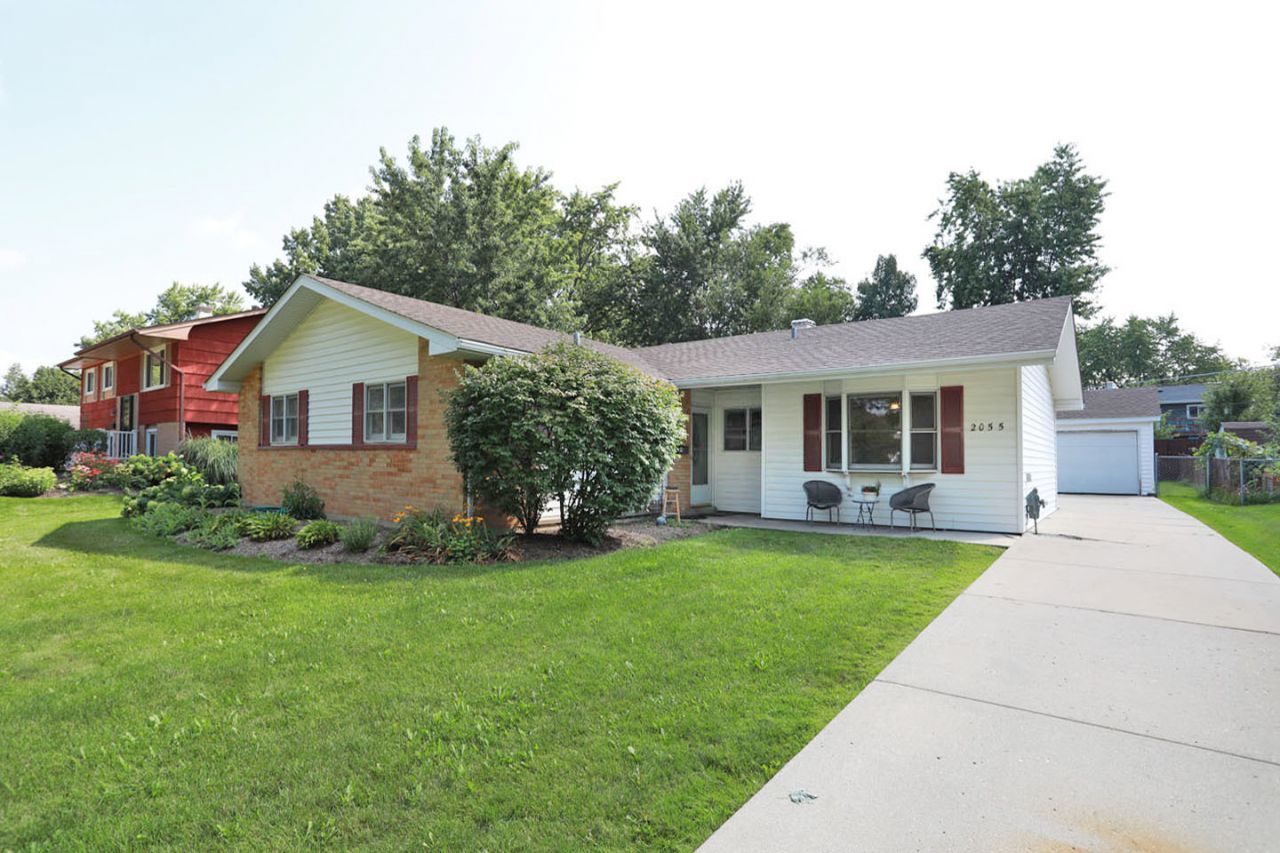 2055 Shepard Road, Hoffman Estates, IL 60169 Main Photo