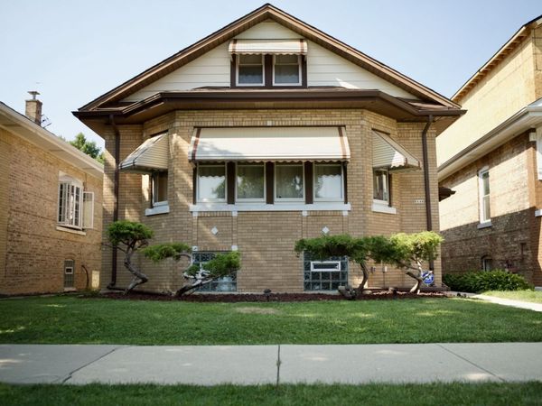 6146 W Roscoe Street , Chicago, IL 60634