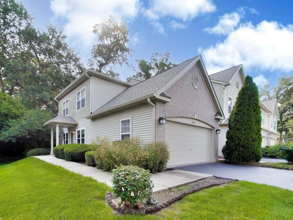 2811 Granite Court, Unit 2811, Crystal Lake, IL 60012