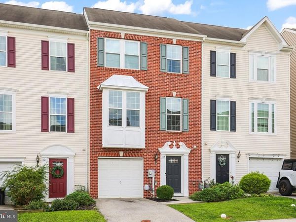 819 BLOSSOM DRIVE, HANOVER, PA 17331
