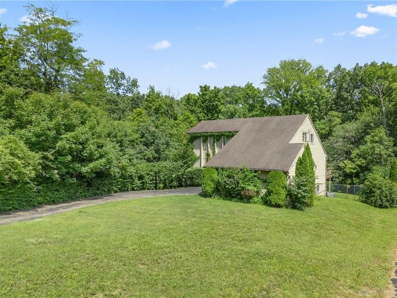 6006 Lynnaway Drive, Dayton, OH 45415 Photo 2