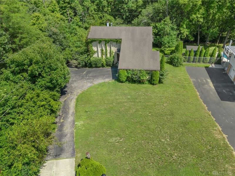 6006 Lynnaway Drive, Dayton, OH 45415 Photo 3