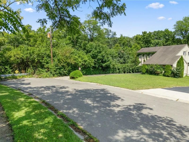 6006 Lynnaway Drive, Dayton, OH 45415 Photo 9
