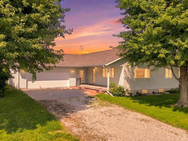 1660 200th Street, West Chester, IA 52359