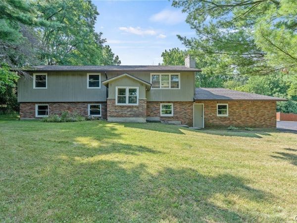101 Saturn Drive , Syracuse, NY 13205